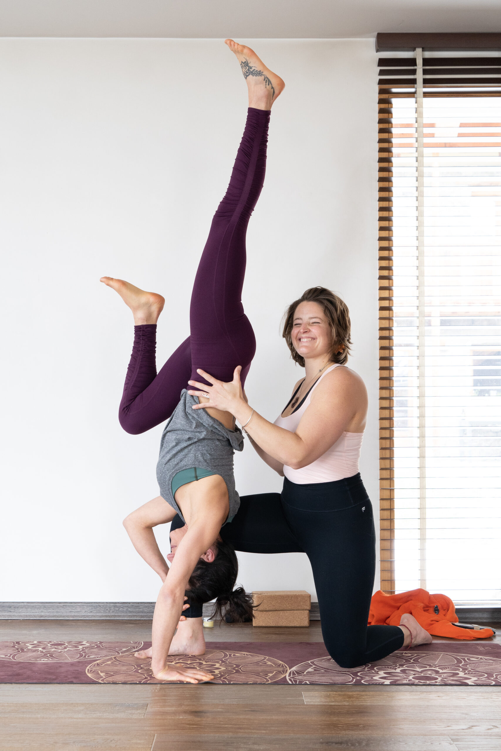 Stage yoga inversion